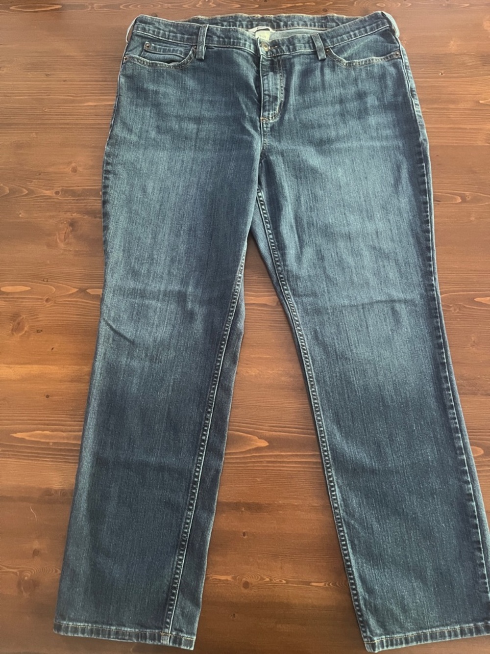Duluth Trading Company Classic Straight-Leg Women’s Jeans in Dark Blue 16x29